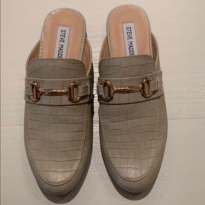 Steve Madden kandi taupe croc slides